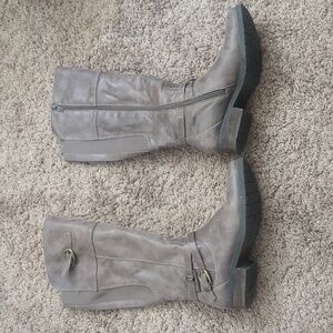 Denver Hayes tall boots size 8.5